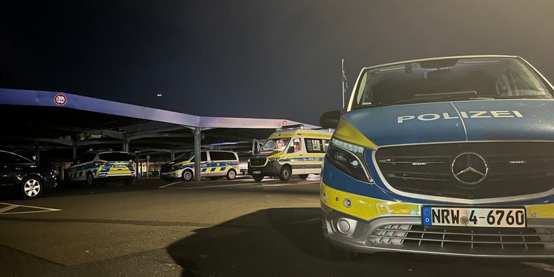 POL-BO: Tuningtreffen auf Bochumer Parkplatz: Polizei zieht Auto aus dem Verkehr - Foto: presseportal.de