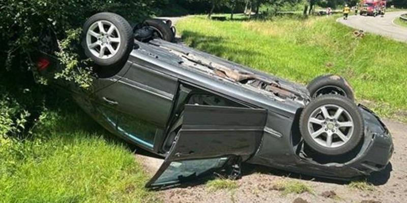 POL-PDNW: Am Steuer eingeschlafen und Unfall verursacht - Zeugen gesucht - Foto: presseportal.de
