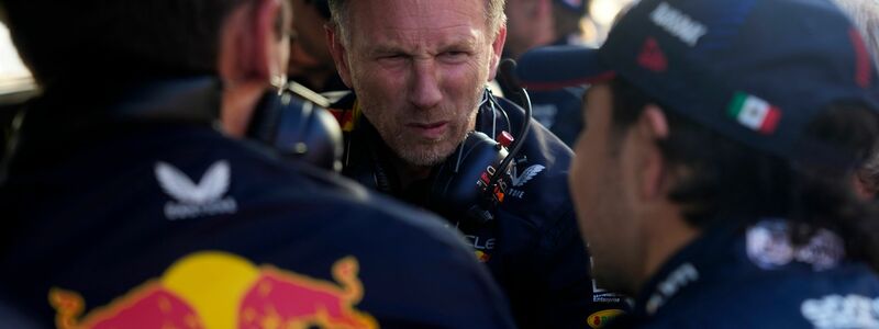 Teamchef Christian Horner hält weiter zu Sergio Pérez. - Foto: Simon Baker/EPA Pool/AP/dpa