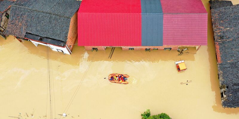 Die Provinz Hunan in China ist besonders von den starken Regenfällen betroffen. - Foto: Uncredited/CHINATOPIX/AP/dpa