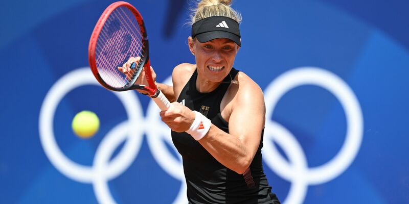 Alexander Zverev musste mit dem Viertelfinal-Aus in Paris eine Enttäuschung hinnehmen, in Montreal bleibt er im Titelrennen. - Foto: Sven Hoppe/dpa