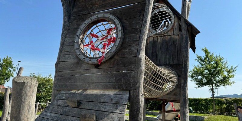FW-OG: Kleiner Mann hinter Gittern - Foto: presseportal.de
