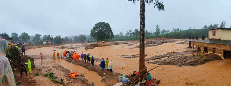 Überschwemmungen und Schlammlawinen sind alljährlich Begleiter der Monsun-Saison. - Foto: Uncredited/AP/dpa