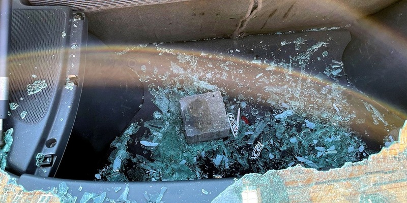 POL-PPWP: Wer hat die Autos beschädigt? - Foto: presseportal.de