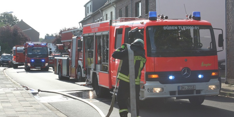 FW Düren: Vermeintlicher Dachstuhlbrand - Foto: presseportal.de