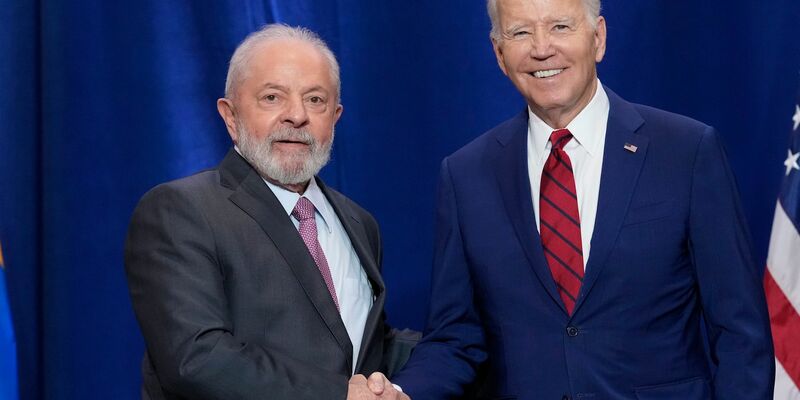 Die Staatschefs der beiden bevölkerungsreichsten Länder in Amerika fordern Transparenz ein. - Foto: Susan Walsh/AP/dpa