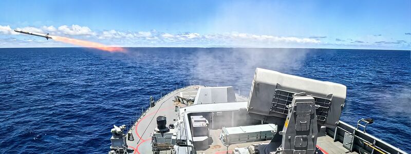 Fregatte «Baden-Württemberg» bei Übung Rimpac - Foto: Nico Theska/Bundeswehr/dpa