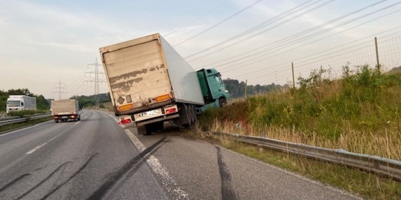 POL-PDKL: Von der Fahrbahn abgekommen.... - Foto: presseportal.de