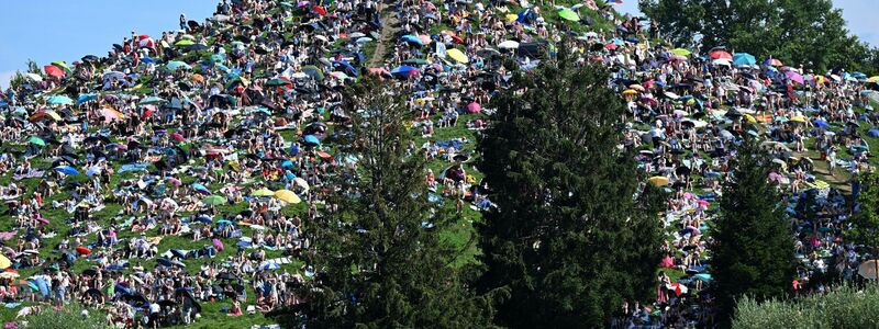 Wie beim Swift-Konzert jüngst in München werden in Wien auch viele Fans außerhalb des Stadions erwartet (Archivbild) - Foto: Felix Hörhager/dpa