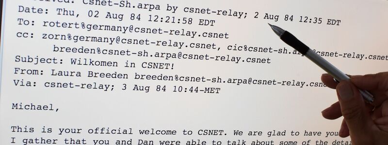 Kein Hallo, eher schnörkellos: Das ist die erste E-Mail die jemals in Deutschland ankam. (Archivbild) - Foto: picture alliance / dpa