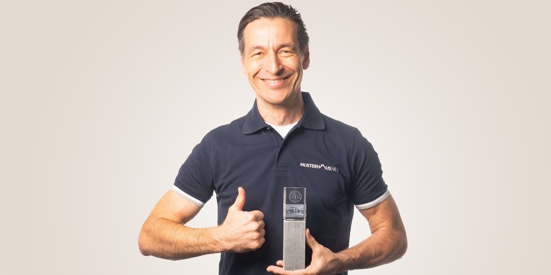 Welches ist das schönste Haus des Landes? / Das Hausbauportal Musterhaus.net und TV-Promi John Kosmalla suchen endlich wieder die Traumhäuser der Deutschen - beim Musterhauspreis 2024 - Foto: presseportal.de