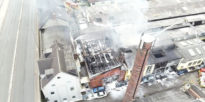 POL-ME: Großbrand in Gewerbegebiet - die Polizei bittet um Hinweise - Ratingen - 2408002 - Foto: presseportal.de