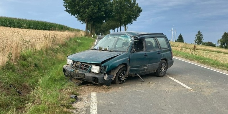 POL-HX: Geländewagen kommt von der Straße ab und überschlägt sich - Foto: presseportal.de