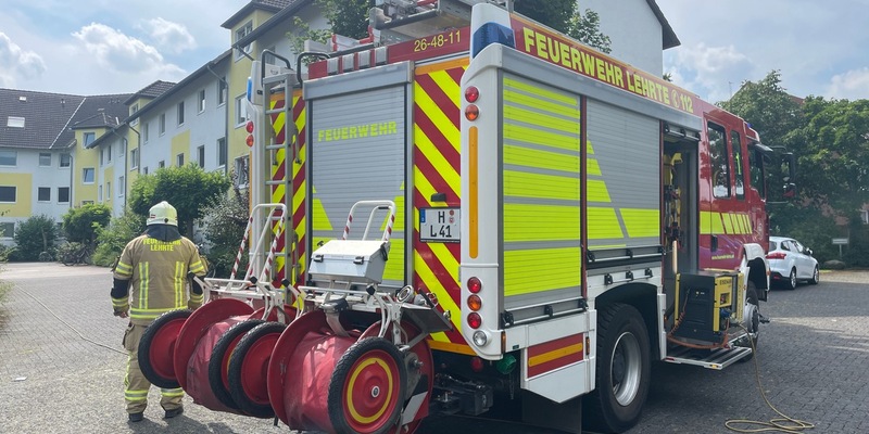 FW Lehrte: Heißes Öl im Topf entzündet sich - Foto: presseportal.de