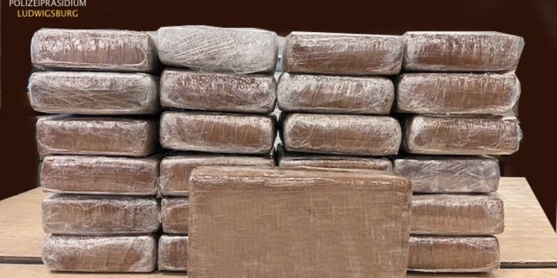 POL-LB: Staatsanwaltschaft Stuttgart und Polizeipräsidium Ludwigsburg: Kriminalpolizei stellt 25 Kilogramm Kokain sicher - ein Tatverdächtiger in Untersuchungshaft - Foto: presseportal.de