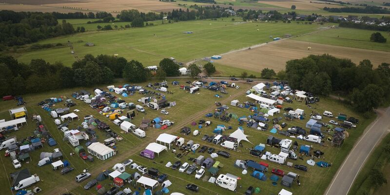 Das Wetter macht dem Camping einen Strich durch die Rechnung. (Archiv) - Foto: Thomas Frey/dpa