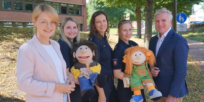 POL-LG: Präventionskampagne: Hilfe! Das erste Smartphone! - Tipps für Eltern und Kids für den sicheren Umgang bei der Nutzung des Smartphones - Foto: presseportal.de