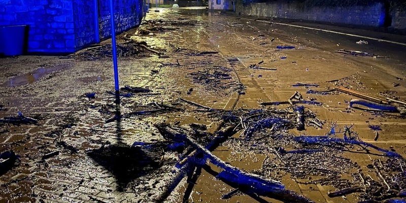 POL-HX: Nächtliche Regenfälle sorgen für Einsätze und Straßensperrungen - Foto: presseportal.de