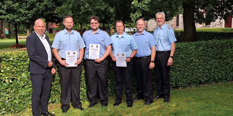 FW-ROW: Samtgemeinde Sottrum ernennt Ehrenbeamte der Feuerwehr - Foto: presseportal.de