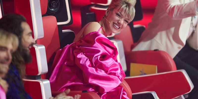 Hat gut lachen angesichts eines Single-Chartrekords: Shirin David. (Archivbild) - Foto: Joerg Carstensen/dpa