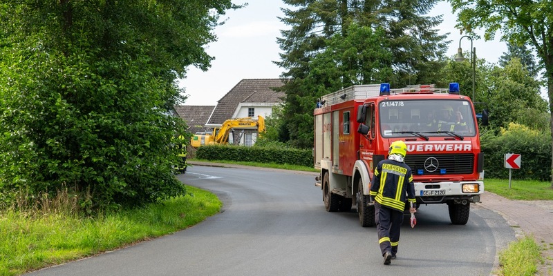 FW Flotwedel: Feuerwehren rücken erneut zu beschädigter Gasleitung nach Baggerarbeiten aus - Foto: presseportal.de