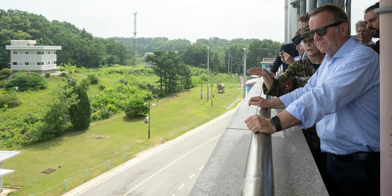 Soldaten der anderen Seite waren 50 Meter entfernt. - Foto: Soeren Stache/dpa