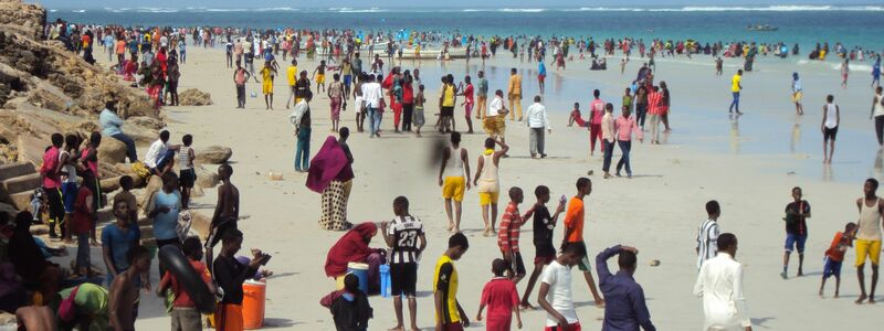 Der Lido Beach in Mogadischu. (Archivbild) - Foto: Mohamed Odowa/dpa