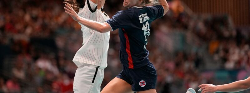 Emily Bölk war bei der 23:26-Niederlage der deutschen Handballerinnen gegen Frankreich im Olympia-Viertelfinale beste DHB-Werferin. - Foto: Aaron Favila/AP/dpa