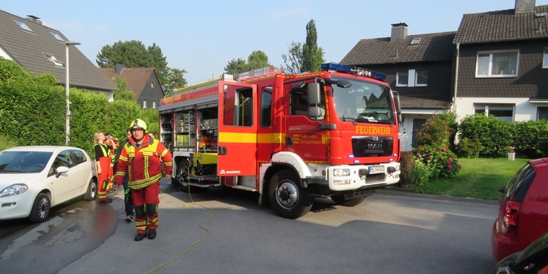 FW-BO: Nächtlicher Brand in Wattenscheid Ladenlokal - Keine Verletzten - Foto: presseportal.de