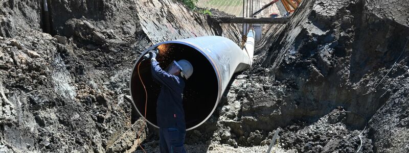 Für den Aufbau eines Wasserstoffnetzes im Land braucht es Milliarden. - Foto: Bernd Weißbrod/dpa