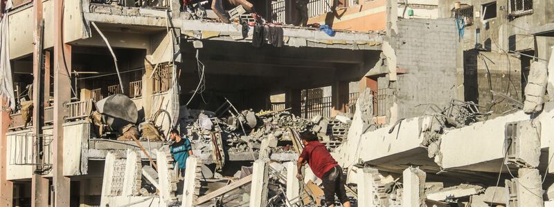 Die gesamte Bevölkerung im nördlichen Gazastreifen sei von Bomben, Belagerung, Vertreibung und Hunger betroffen, sagt der UN-Hochkommissar für Menschenrechte. (Archivbild) - Foto: Mahmoud Zaki/XinHua/dpa