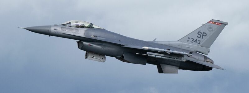 Erste F-16 in der Ukraine - Foto: Boris Roessler/dpa