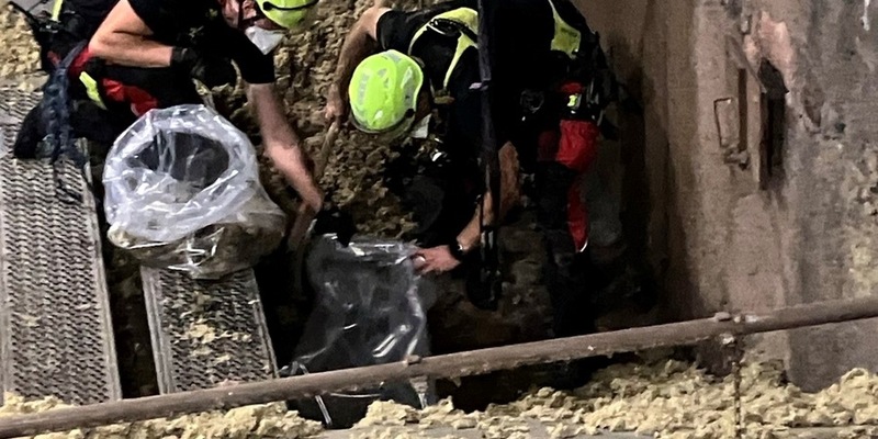 FW-F: Wassereinbruch im Dom - Foto: presseportal.de