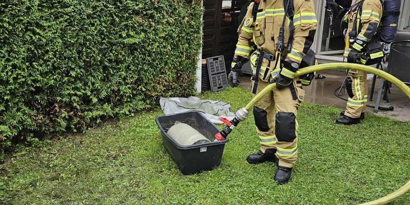 FW Menden: Brennender Gasgrill sorgt für Feuerwehreinsatz - Foto: presseportal.de
