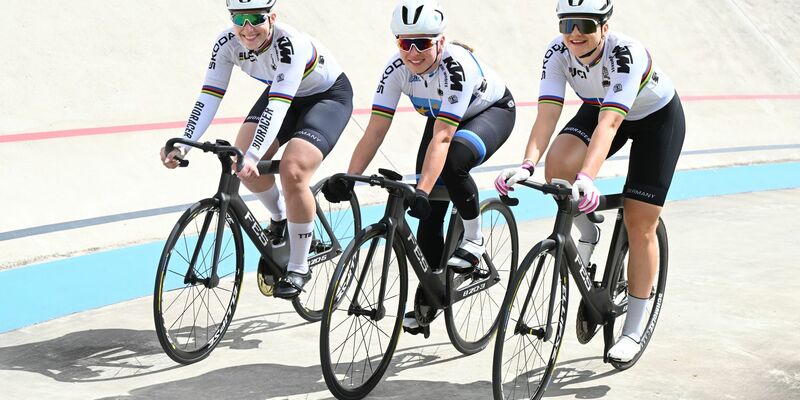 Die deutschen Teamsprinterinnen Pauline Grabosch, Emma Hinze und Lea Sophie Friedirch (v.l) haben Olympia-Gold im Visier. - Foto: Bernd Weißbrod/dpa
