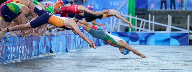 Die deutschen Triathleten gewinnen in der Mixed-Staffel die erhoffte Medaille. - Foto: Vadim Ghirda/AP/dpa