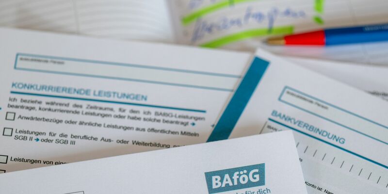 Bafög hilft bedürftigen Schülern und Studierenden - Foto: Hendrik Schmidt/dpa