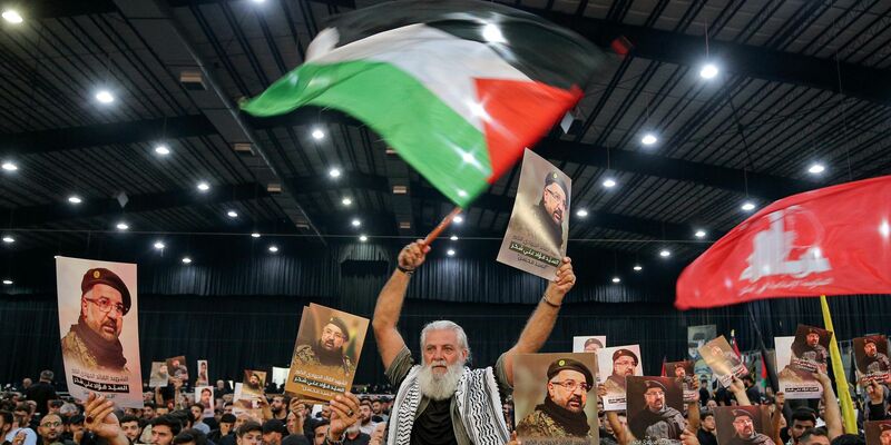 Die israelische Luftwaffe greift massiv Ziele im benachbarten Libanon an. - Foto: Marwan Naamani/dpa