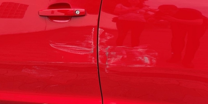 POL-PDKL: Wer hat den roten Opel Corsa beschädigt? - Foto: presseportal.de