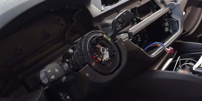 POL-REK: 240805-2: Unbekannte entwendeten gesamtes Cockpit aus BMW - Foto: presseportal.de