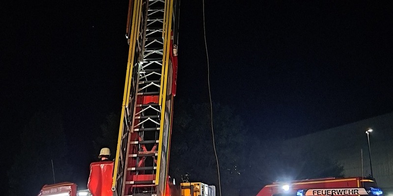 FW-M: Gasgeruch sorgt für Großeinsatz (Aubing) - Foto: presseportal.de