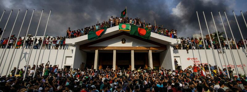 Am Montag stürmten Tausende Demonstranten den Palast der Ministerpräsidentin. (Archivbild) - Foto: Km Asad/ZUMA Press Wire/dpa