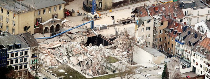 Bei dem Einsturz starben zwei Menschen und unzählige Dokumente wurden verschüttet. (Archivfoto) - Foto: Oliver Berg/dpa