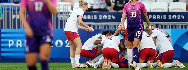 Bittere Niederlage gegen die USA: Felicitas Rauch und die DFB-Frauen   - Foto: Laurent Cipriani/AP/dpa