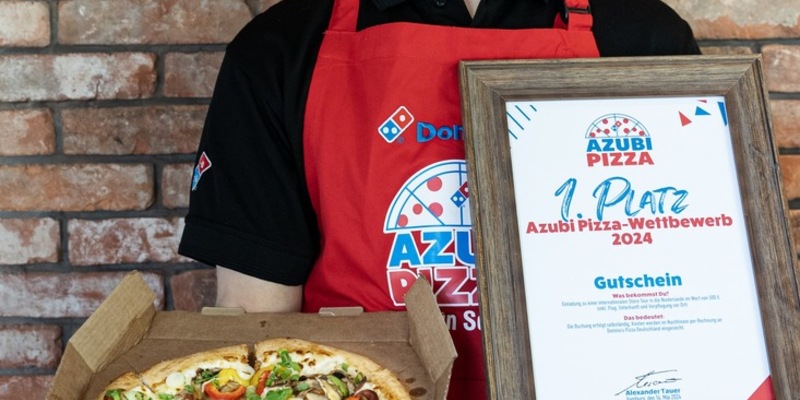 Domino's bringt Azubi Gewinner-Pizza 2024 aufs Menü / Ab dem 07. August erhältlich: Unsere Azubi Pizza 2024 - Nach einer Kreation von Wettbewerbsgewinner Justin aus Cottbus - Foto: presseportal.de