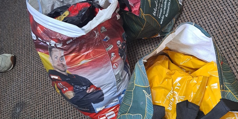 ZOLL-E: Staatsanwaltschaft Dortmund und Zollfahndung Essen:Schlag gegen illegalen Shisha-Tabakhandel,ca. 650 Kilogramm Wasserpfeifentabak, Produktionsanlage, 3.000 Vapes und Bargeld sichergestellt - Foto: presseportal.de