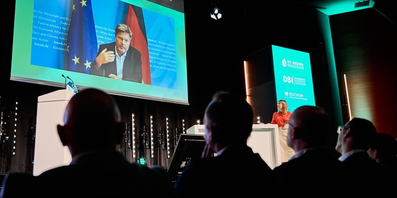 Vizekanzler Dr. Robert Habeck eröffnet den Wasserstoffkongress Hy.Summit.Rhein.Ruhr - Foto: presseportal.de