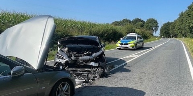 POL-CUX: Verkehrsunfall in Bad Bederkesa - zwei Personen leicht verletzt - PKW mit Totalschaden (Lichtbild in der Anlage) - Foto: presseportal.de