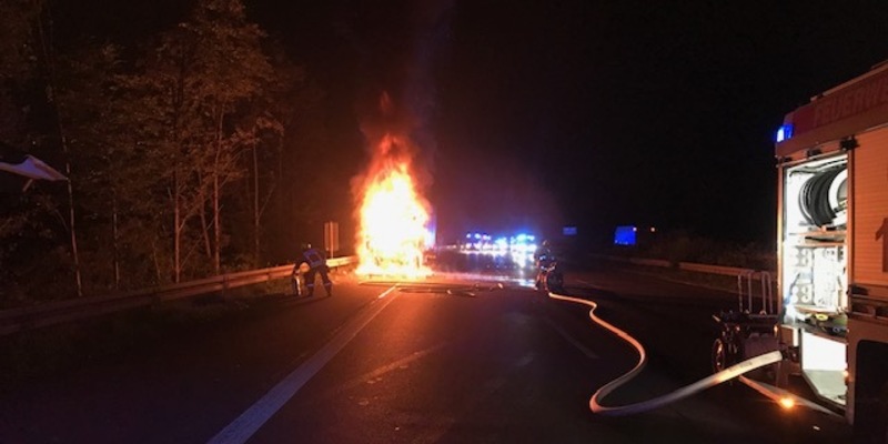 FW-BOT: LKW Brand BAB2 FR Hannover - Foto: presseportal.de