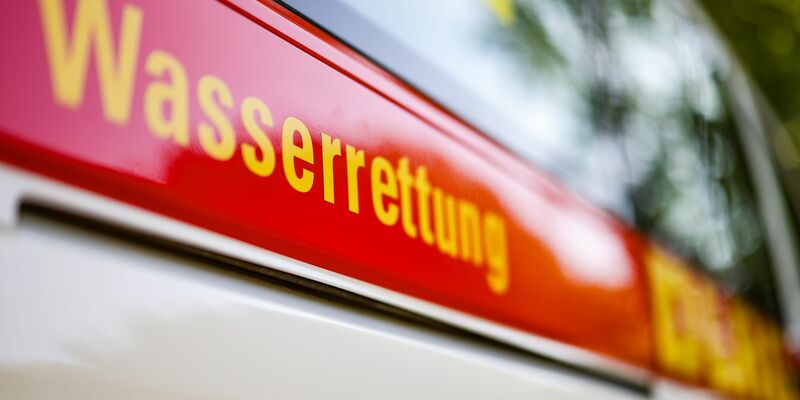 In deutschen Gewässern sind im laufenden Jahr 353 Menschen ertrunken - und damit deutlich mehr als im Vorjahr. (Symbolbild) - Foto: Christoph Reichwein/dpa